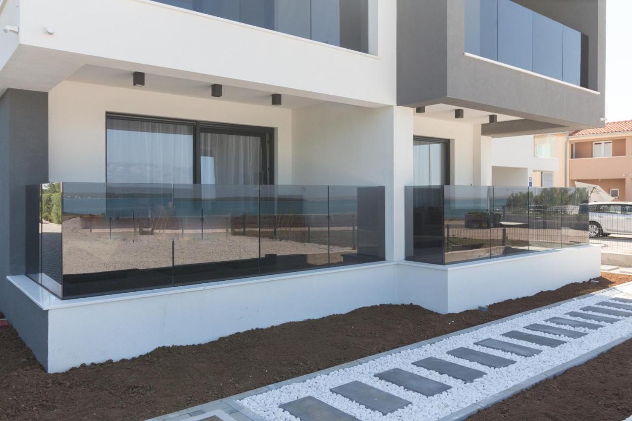 Luxury Beachfront Villa Crystal Aenona - By Ta Leut Agency Nin Exteriér fotografie