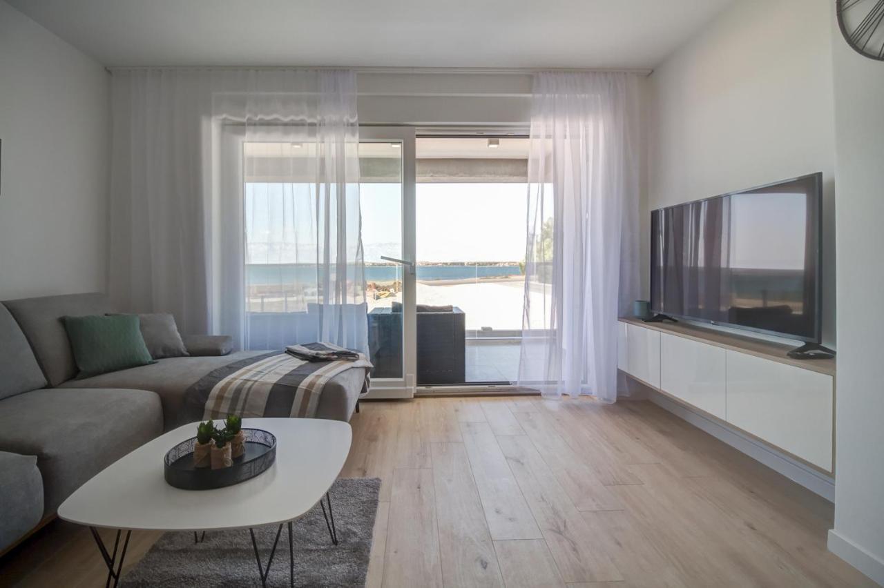 Luxury Beachfront Villa Crystal Aenona - By Ta Leut Agency Nin Exteriér fotografie