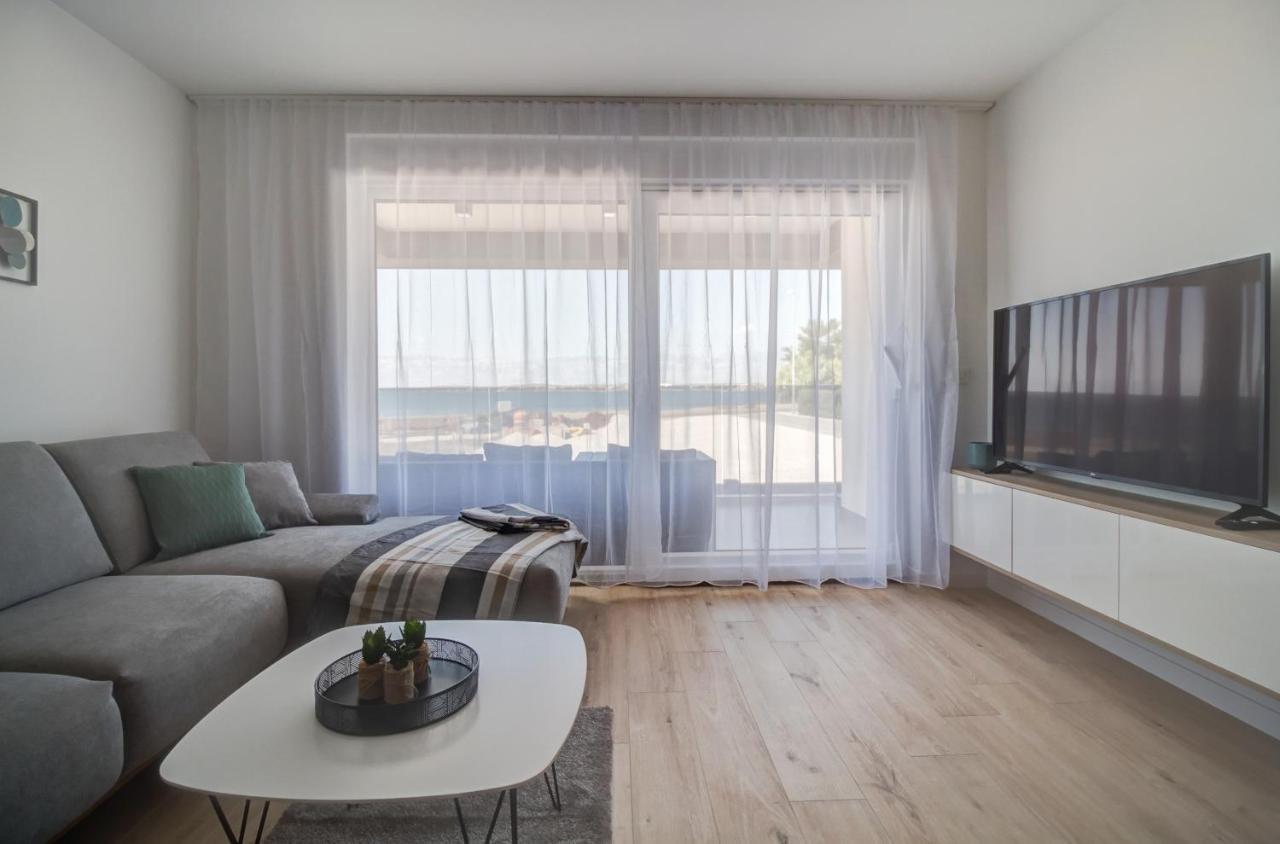 Luxury Beachfront Villa Crystal Aenona - By Ta Leut Agency Nin Exteriér fotografie
