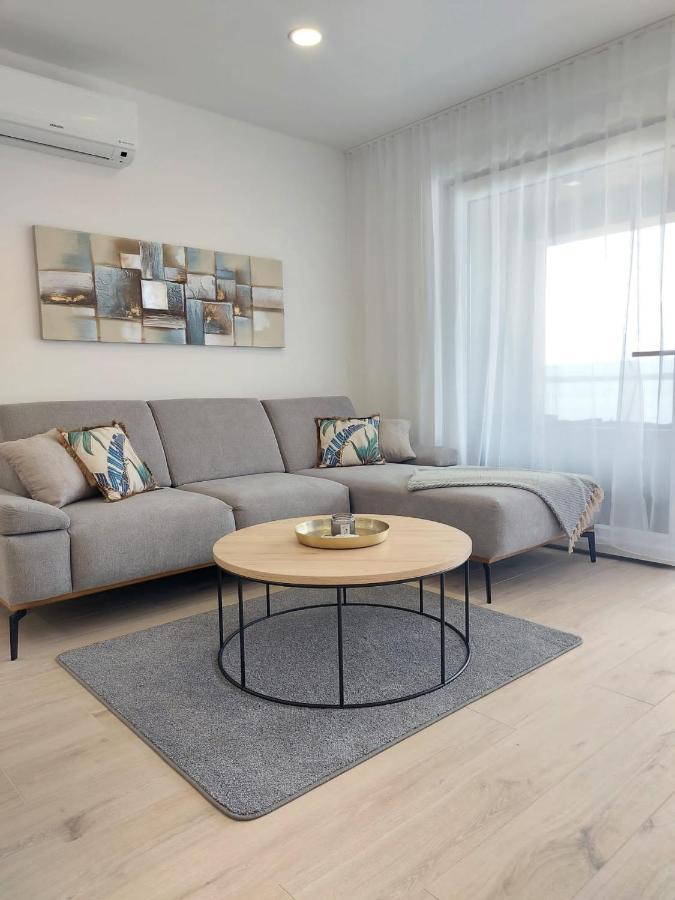 Luxury Beachfront Villa Crystal Aenona - By Ta Leut Agency Nin Exteriér fotografie