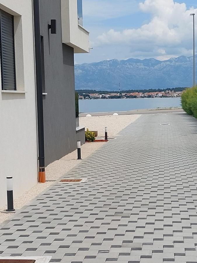 Luxury Beachfront Villa Crystal Aenona - By Ta Leut Agency Nin Exteriér fotografie