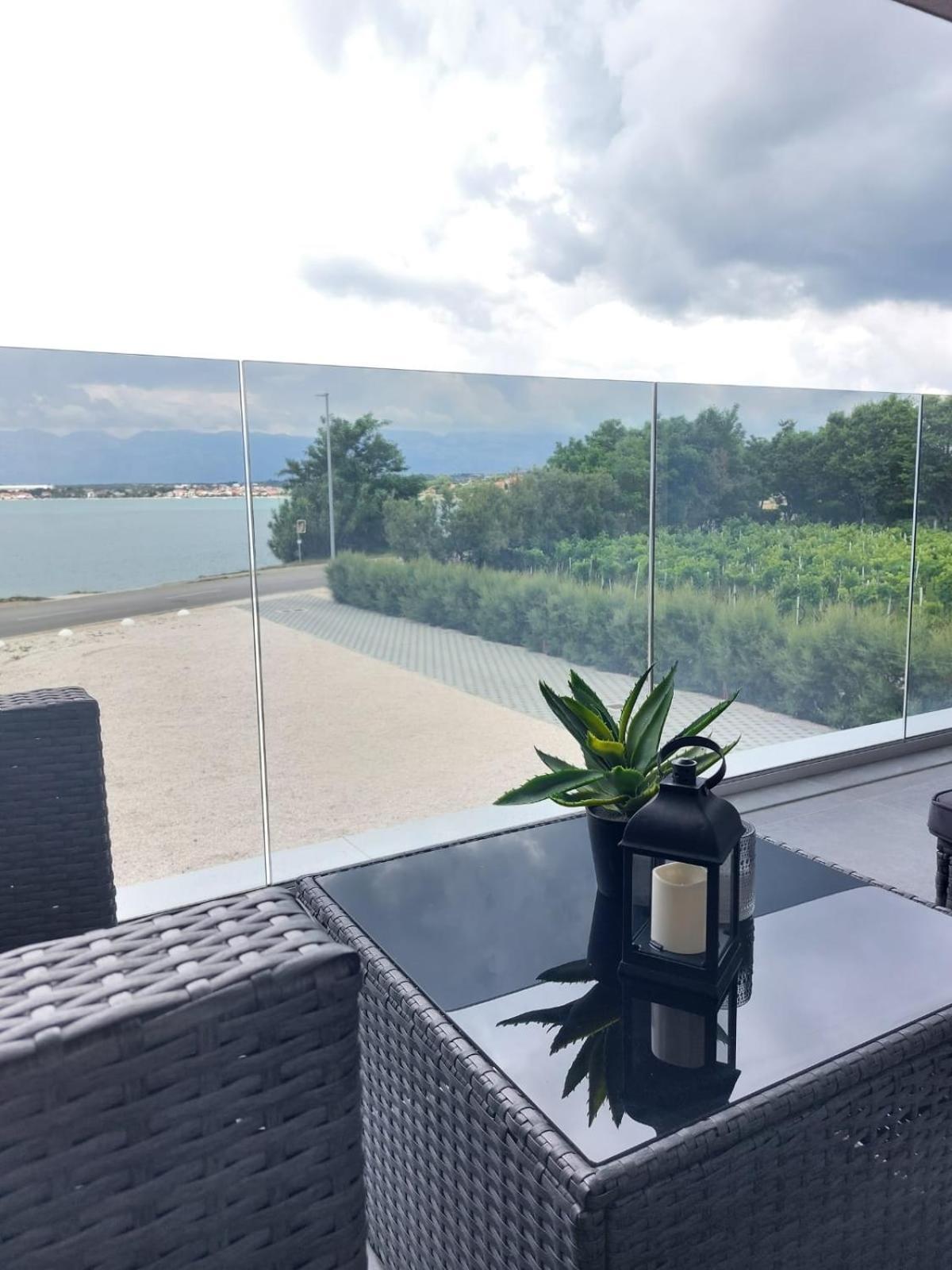 Luxury Beachfront Villa Crystal Aenona - By Ta Leut Agency Nin Exteriér fotografie